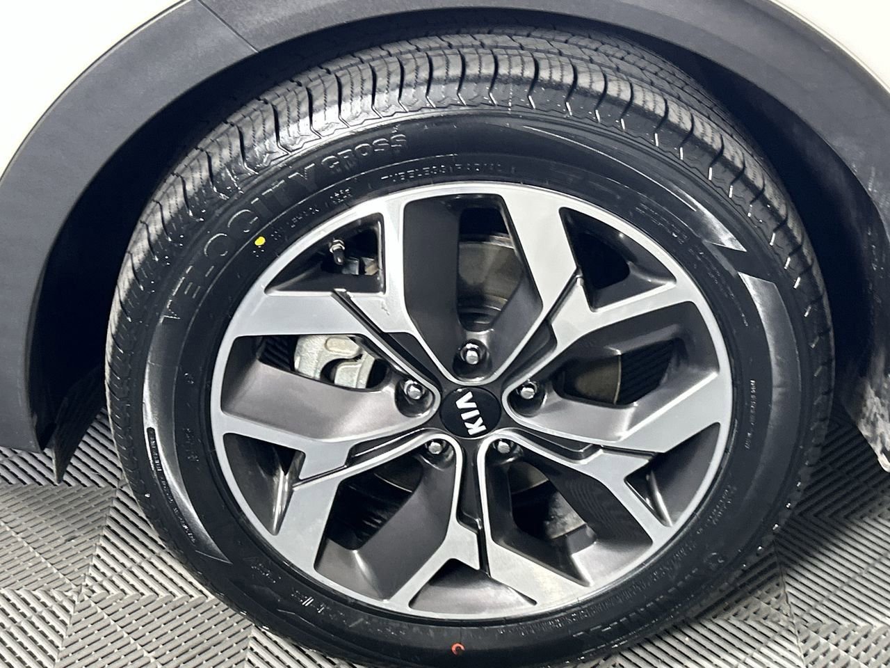 Used 2021 Kia Sportage EX FWD image 9