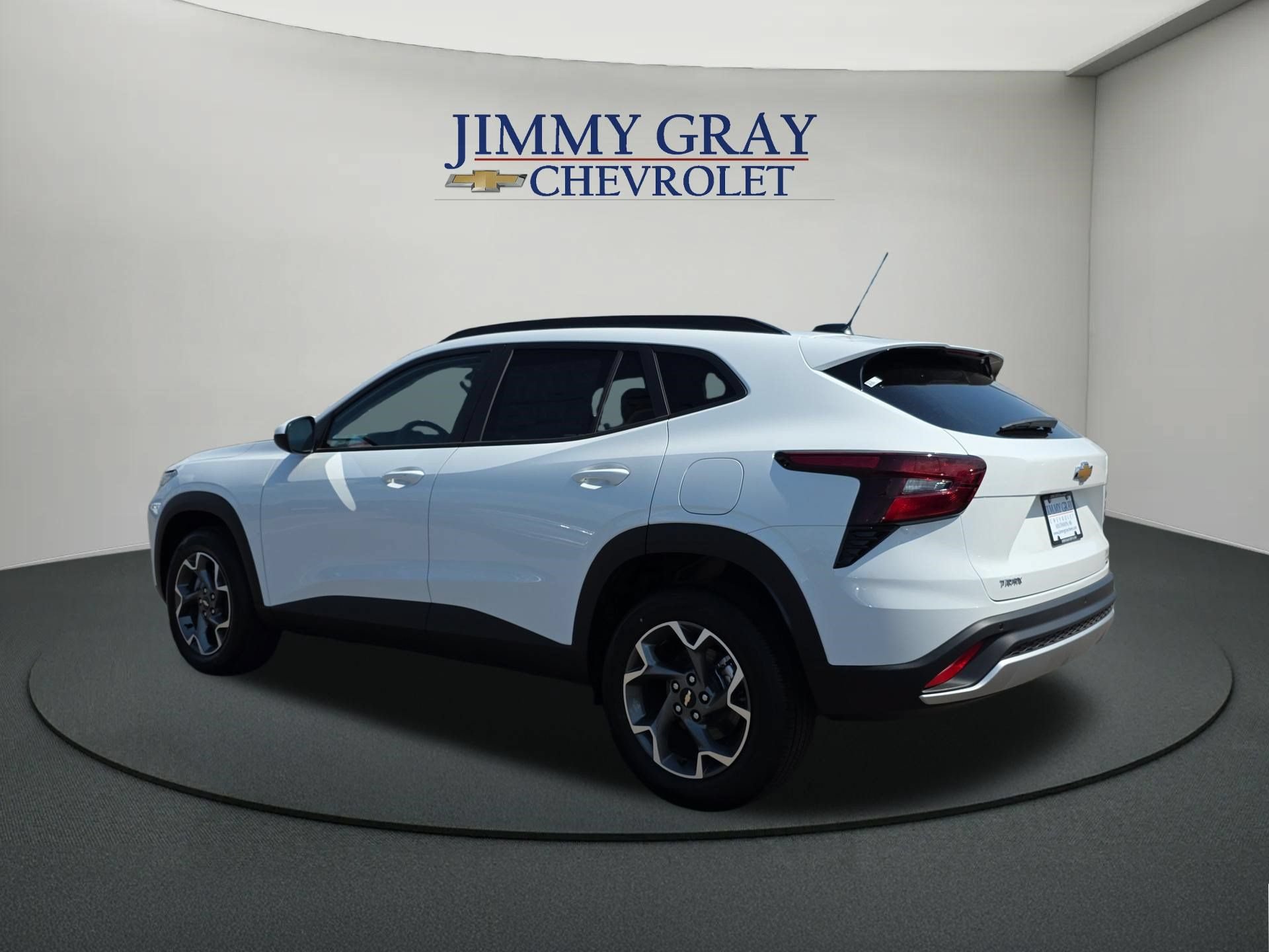New 2026 Chevrolet Trax LT w/ Driver Confidence Package FWD image 3