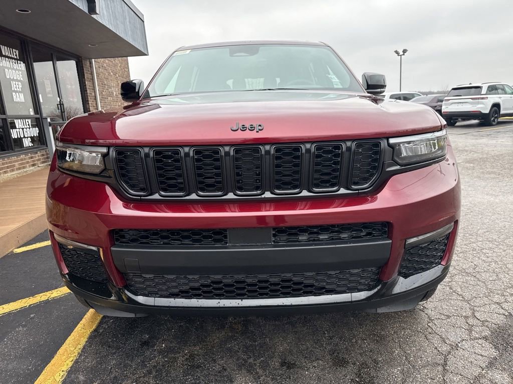 New 2025 Jeep Grand Cherokee L Limited w/ Black Appearance Package image 2