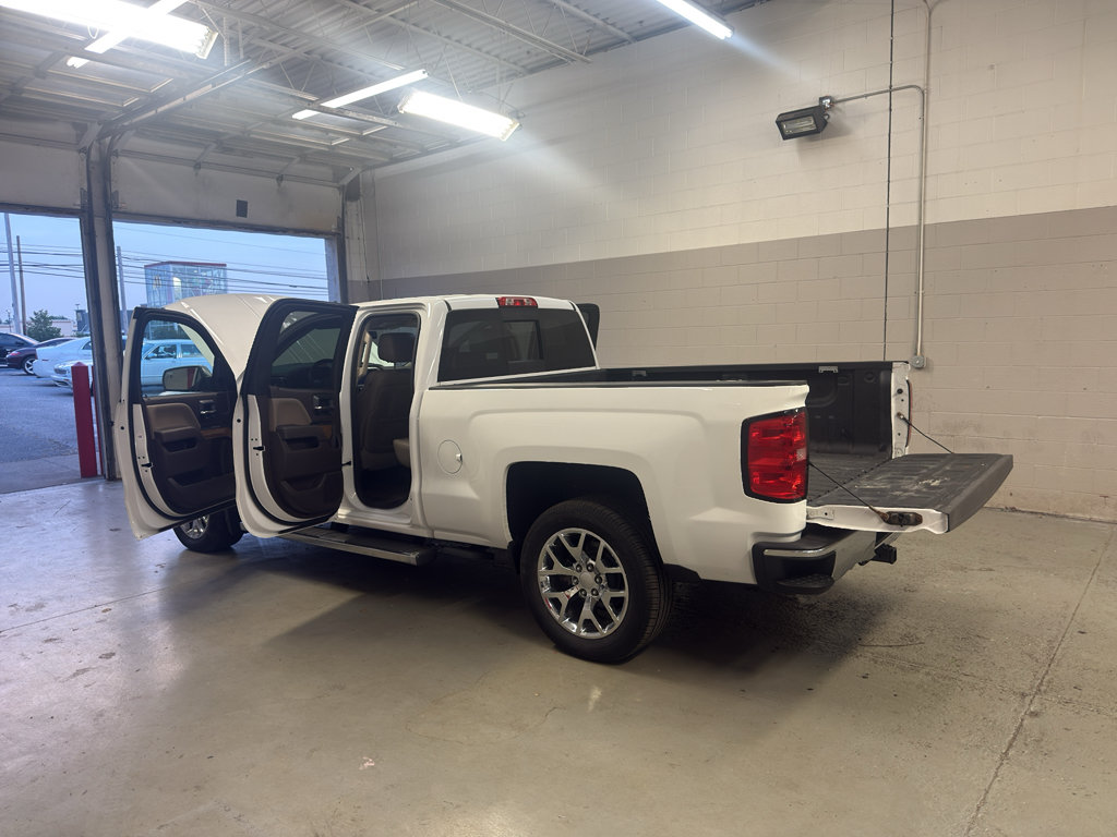 Used 2015 Chevrolet Silverado 1500 LTZ AWD/4WD image 12