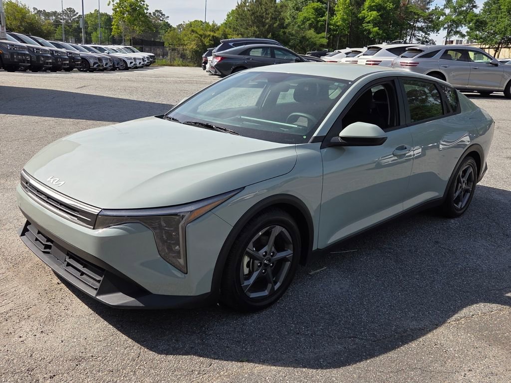 Used 2025 Kia K4 LXS image 3