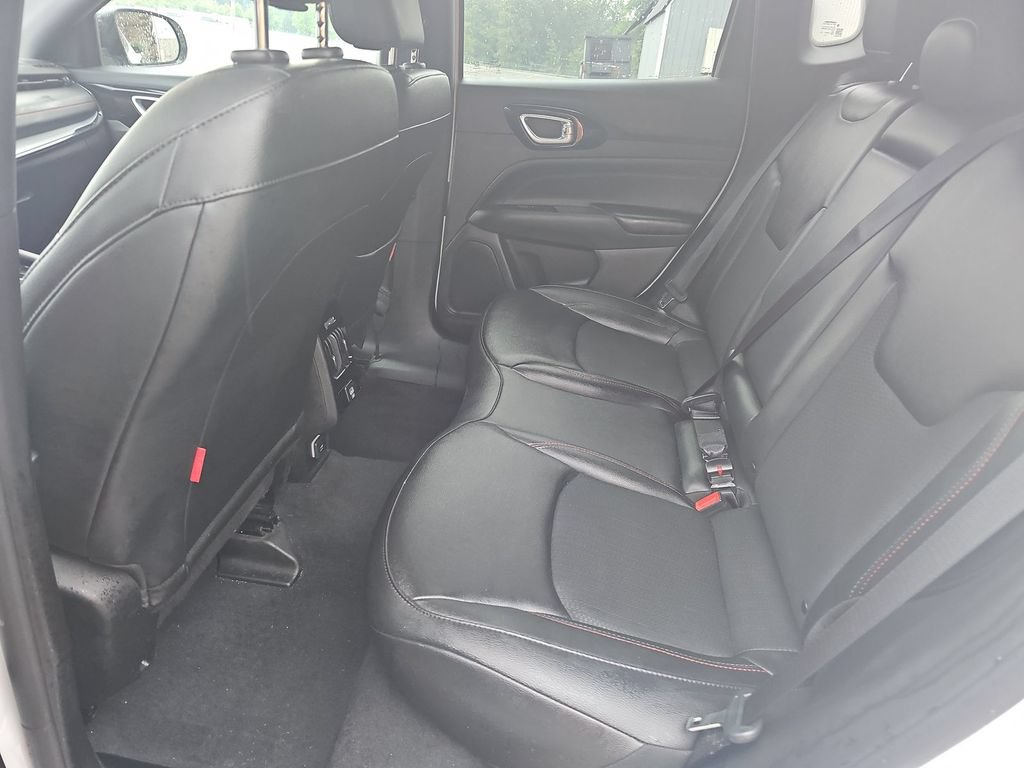 Certified 2025 Jeep Compass Trailhawk AWD/4WD image 6