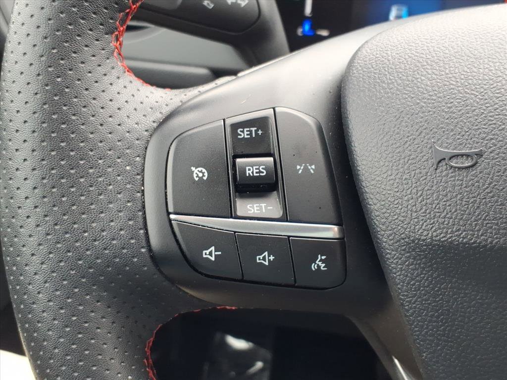 Used 2025 Ford Escape ST-Line w/ Cold Weather Package AWD/4WD image 18