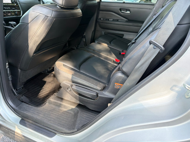Used 2023 Nissan Pathfinder SL w/ Black Appearance Package FWD image 21