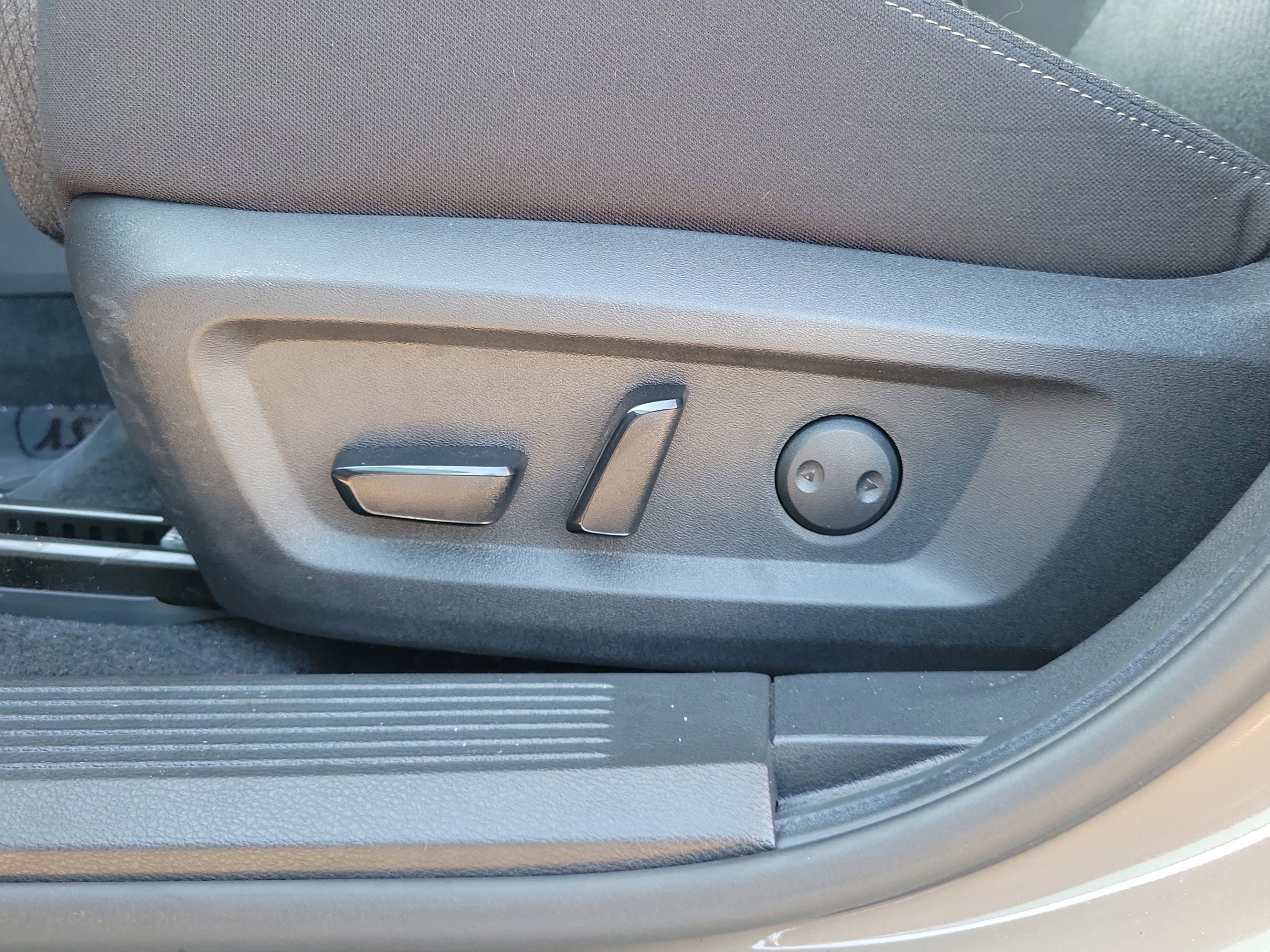 Certified 2024 Nissan Rogue SV image 17