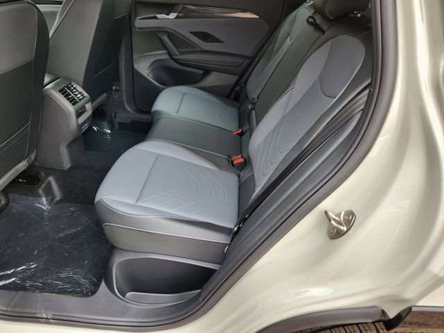 New 2026 Volkswagen Tiguan SE R-Line image 28