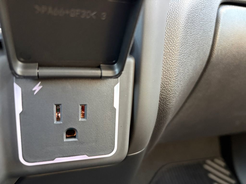 Used 2025 Chevrolet Silverado 1500 Custom image 27