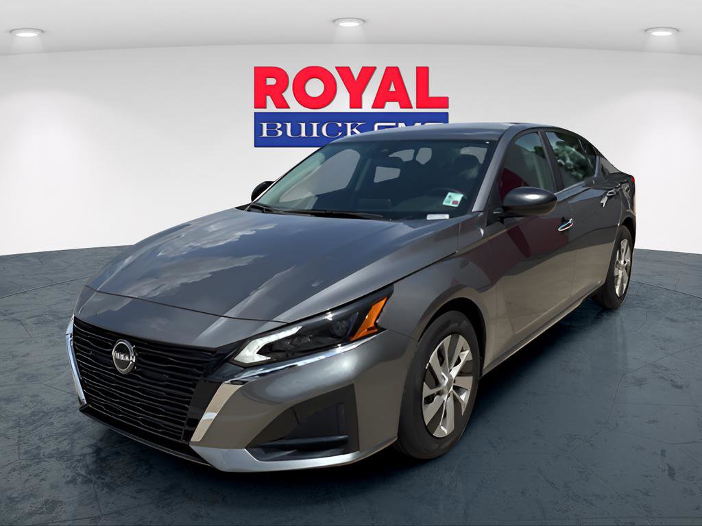 Used 2025 Nissan Altima 2.5 S image 3