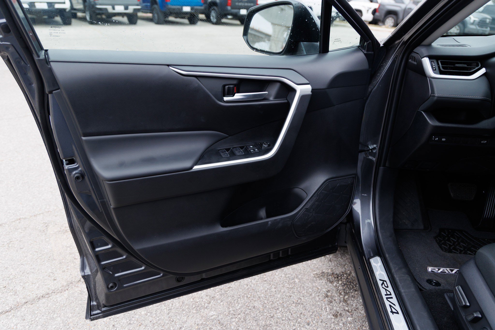 Certified 2025 Toyota RAV4 XLE image 38