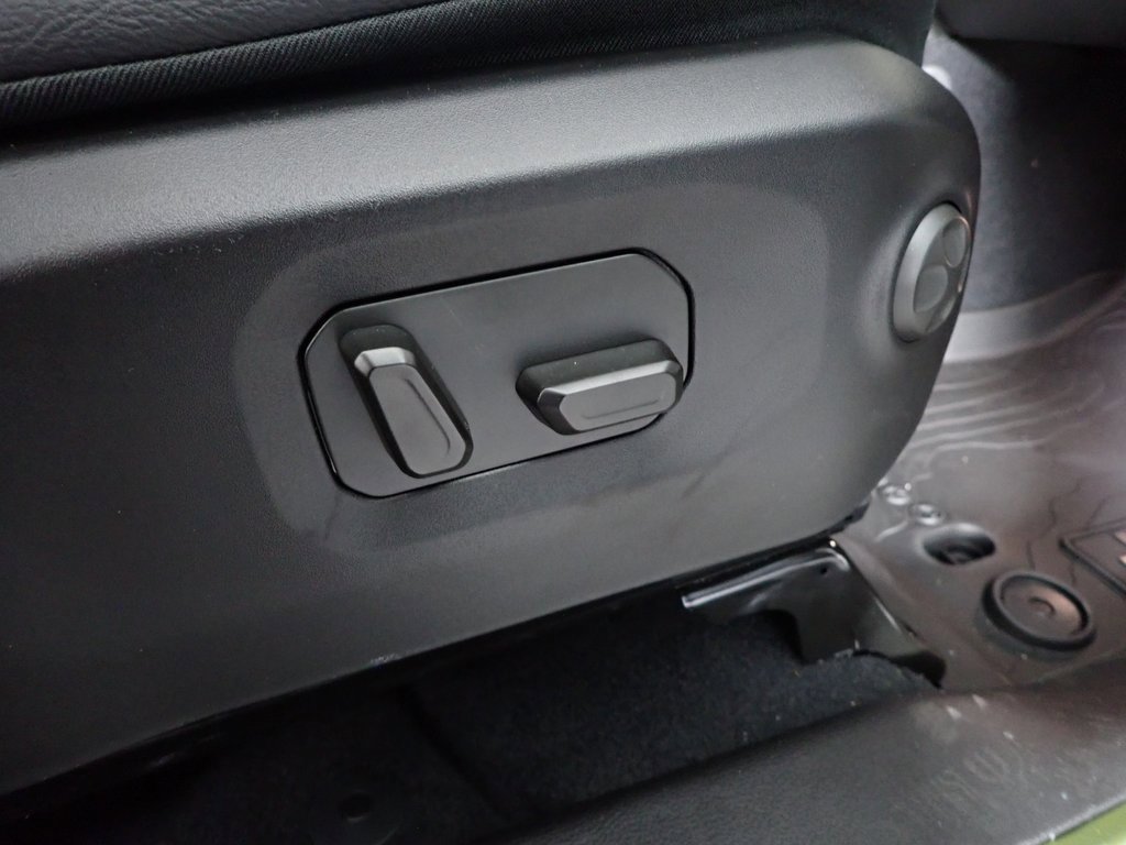 New 2024 Jeep Wrangler Unlimited Sahara w/ Technology Group image 31