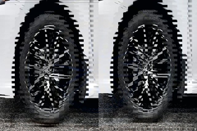 Used 2024 Toyota Camry SE image 8