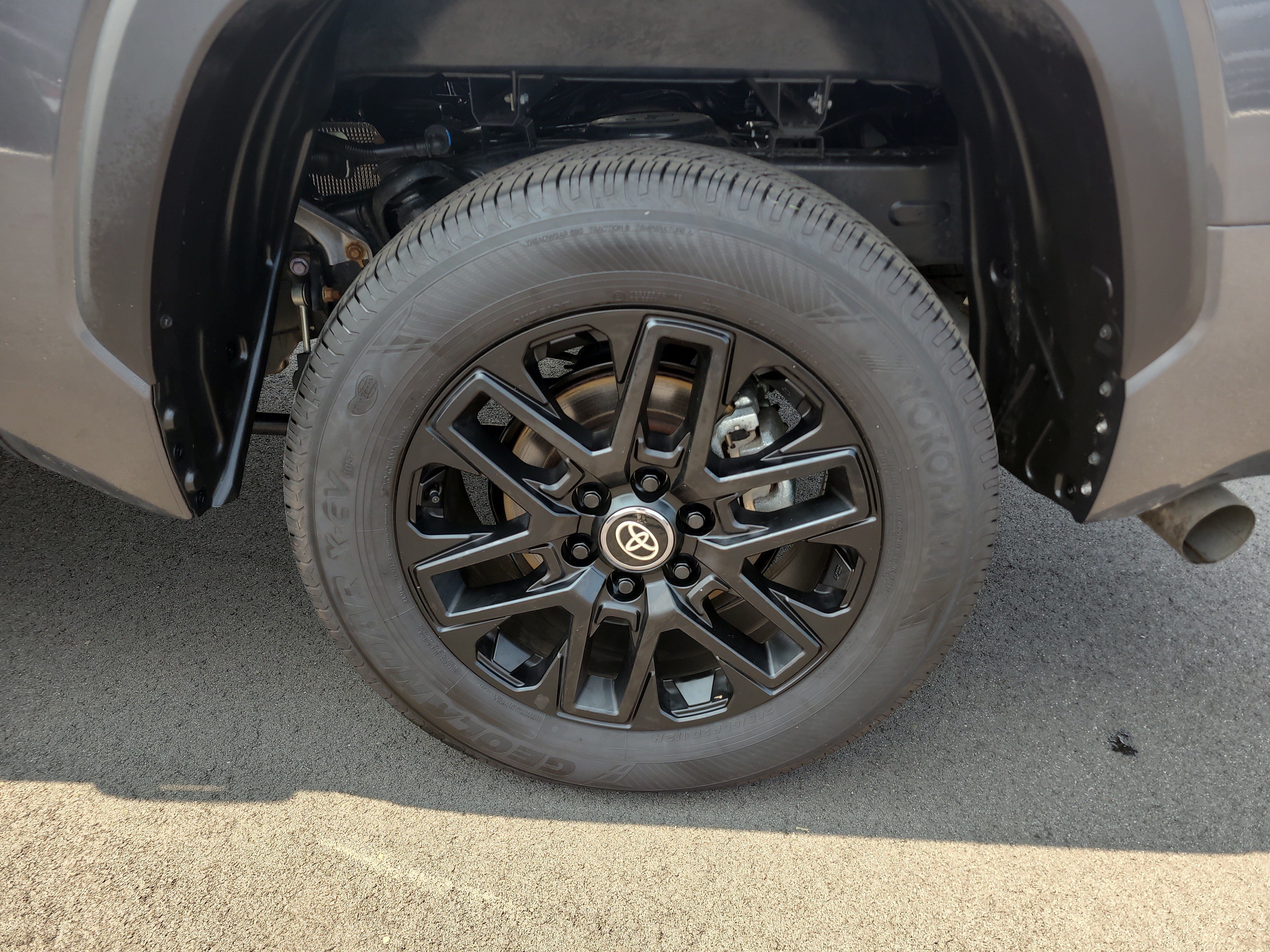Certified 2026 Toyota Tundra Limited AWD/4WD image 10