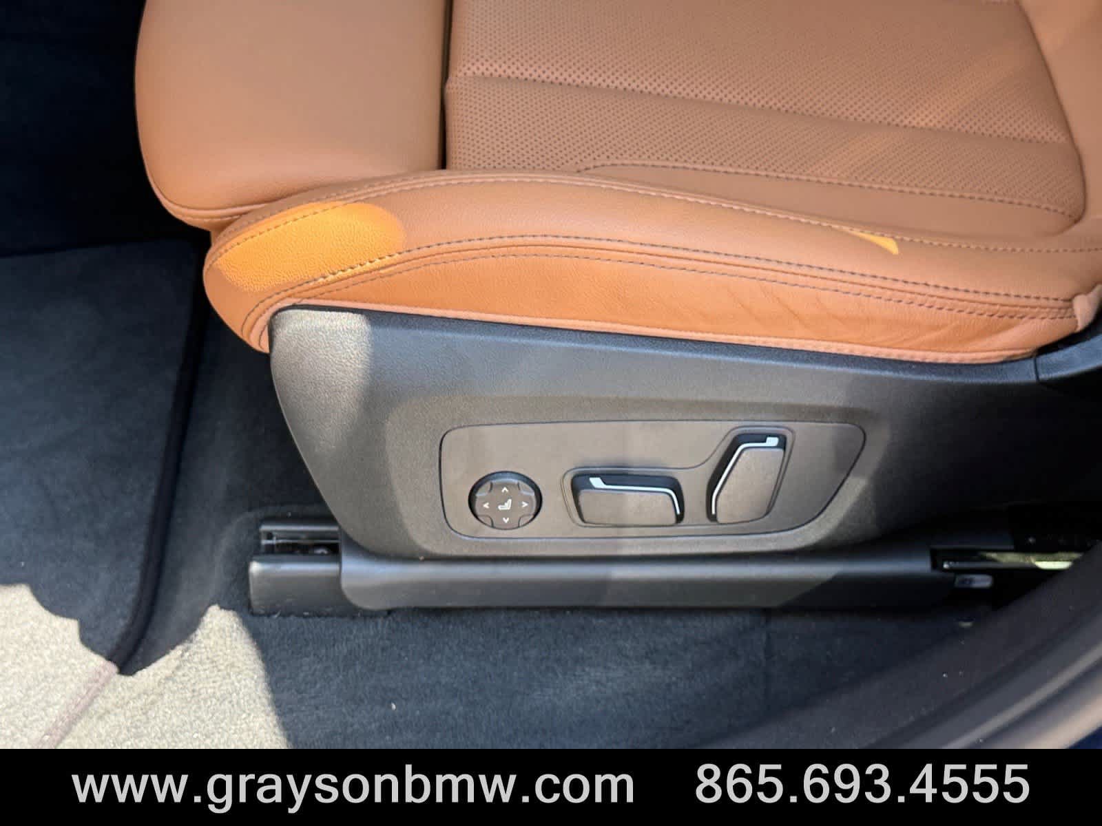 Used 2025 BMW X4 xDrive30i AWD/4WD image 13