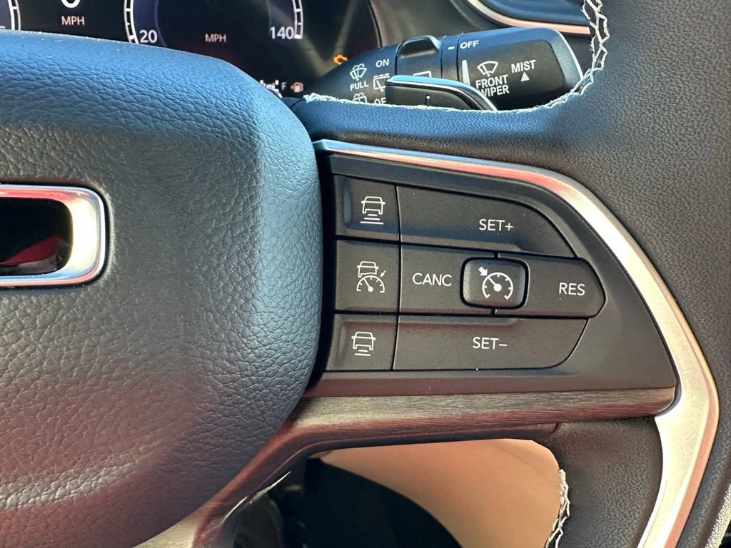 New 2025 Jeep Grand Cherokee Limited image 24