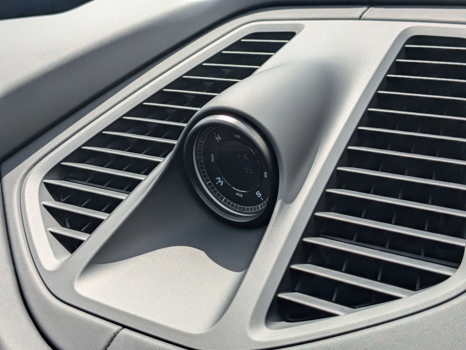 New 2025 Porsche Macan 4S Electric AWD/4WD image 20