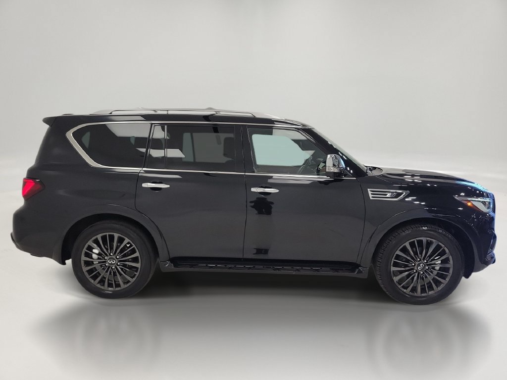 Used 2023 INFINITI QX80 Sensory w/ All-Season Package AWD/4WD image 4