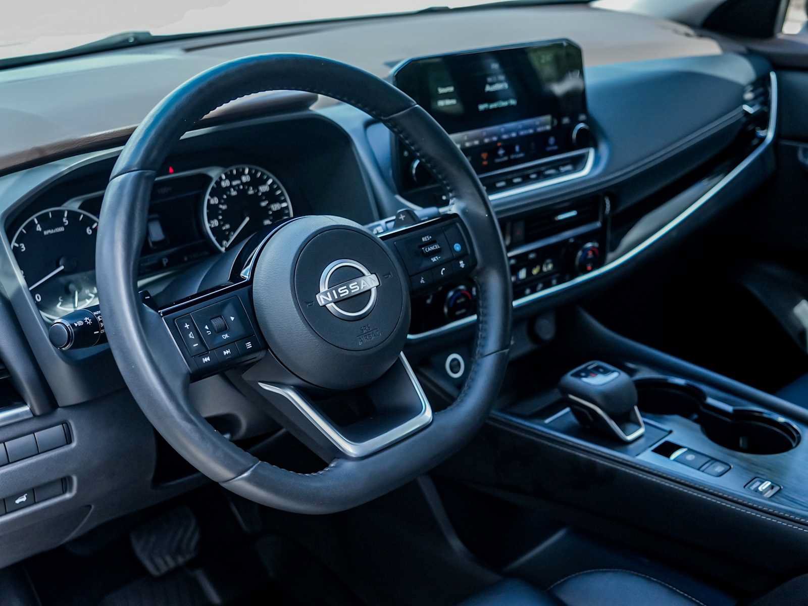 Used 2023 Nissan Rogue SL w/ SL Premium Package FWD image 8