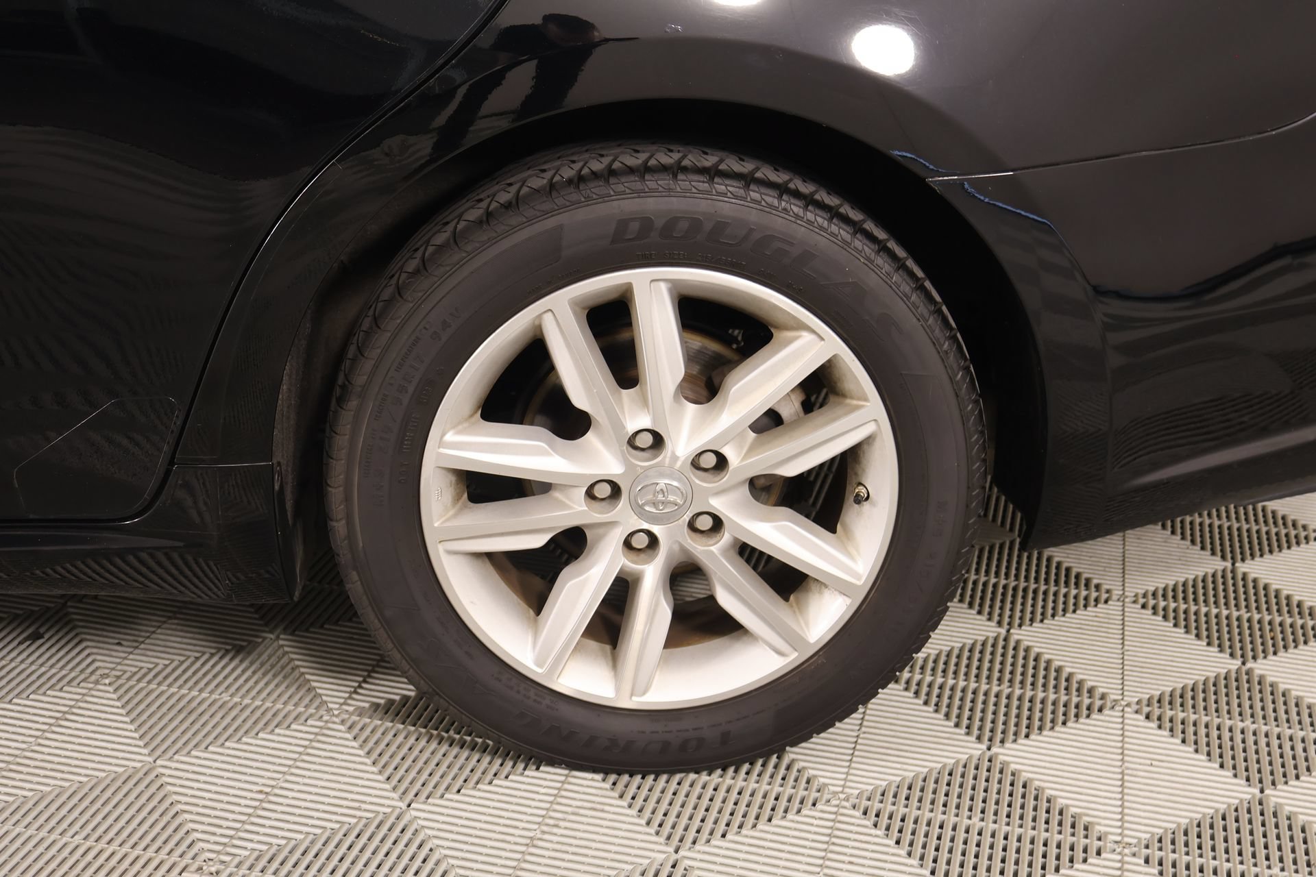 Used 2015 Toyota Avalon XLE FWD image 18