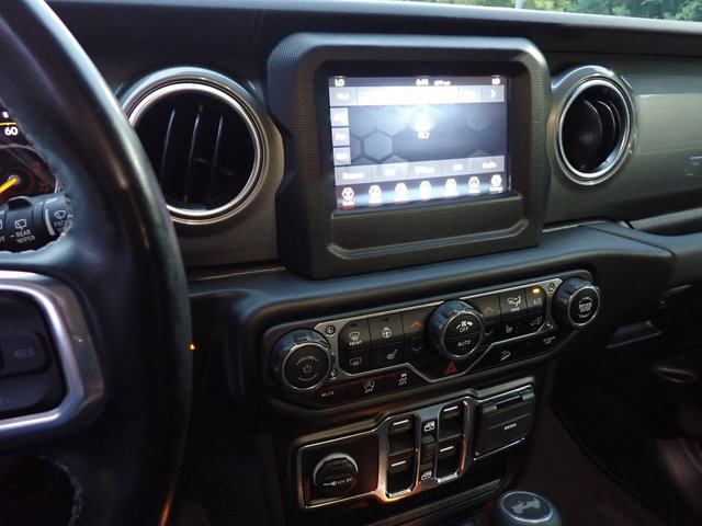 Used 2021 Jeep Wrangler Unlimited Sahara w/ Cold Weather Group image 26