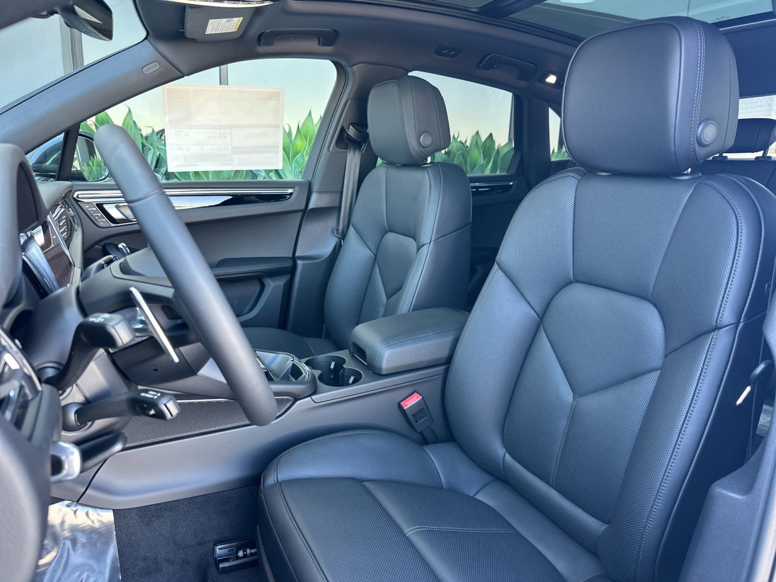 New 2026 Porsche Macan AWD/4WD image 5