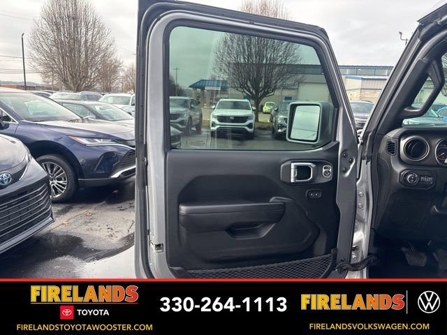 Used 2020 Jeep Gladiator Sport w/ Quick Order Package 24S image 9