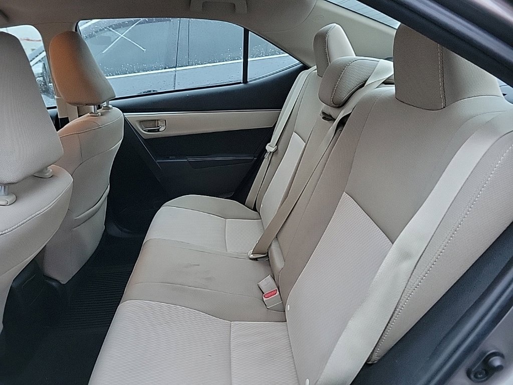 Used 2015 Toyota Corolla LE FWD image 12
