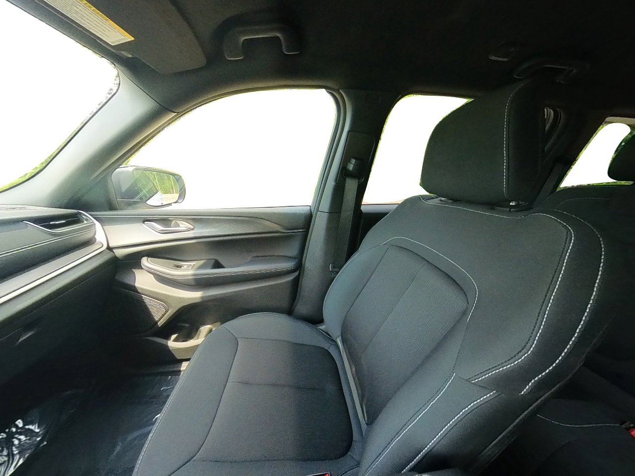 Used 2024 Jeep Grand Cherokee Laredo image 63