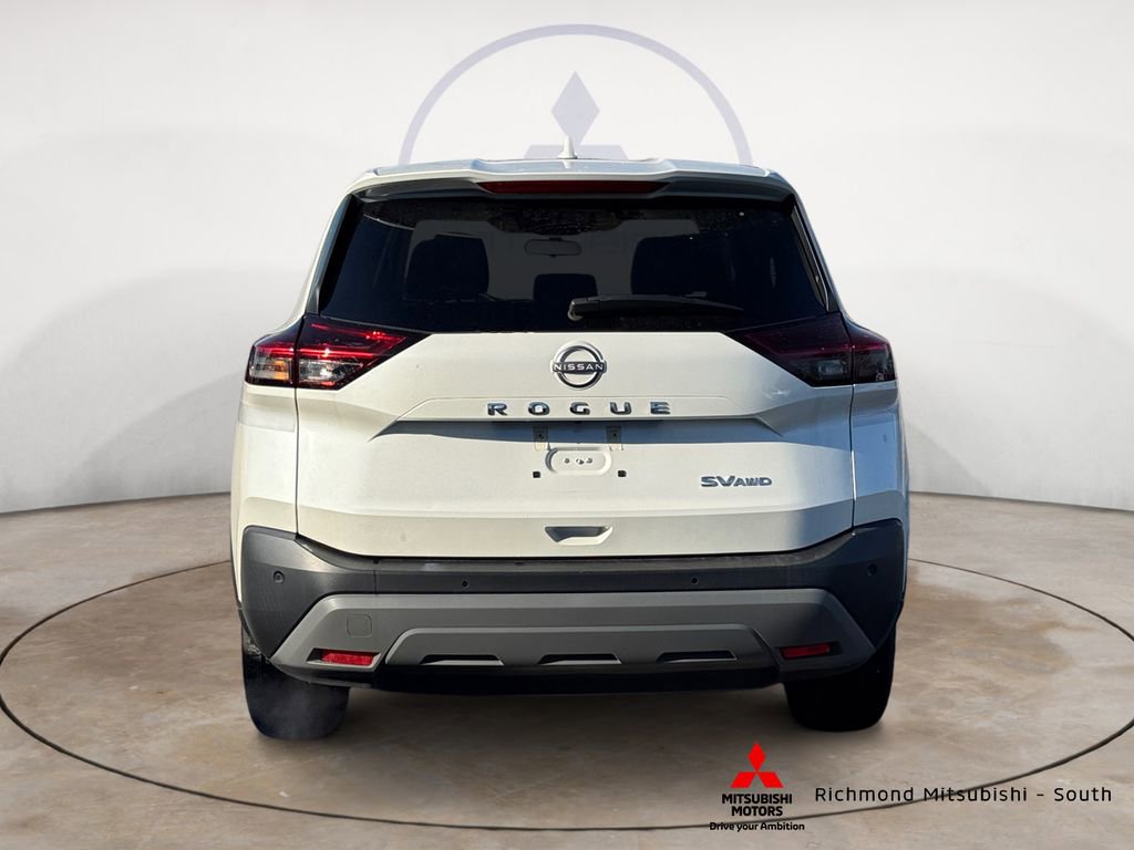 Used 2023 Nissan Rogue SV image 4