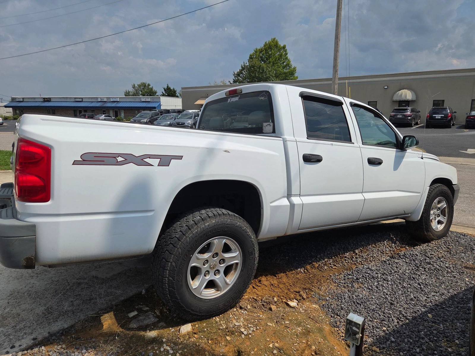 Used 2007 Dodge Dakota ST w/ SXT Group AWD/4WD image 2
