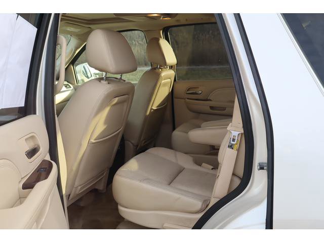 Used 2007 Cadillac Escalade AWD w/ Information Package image 9