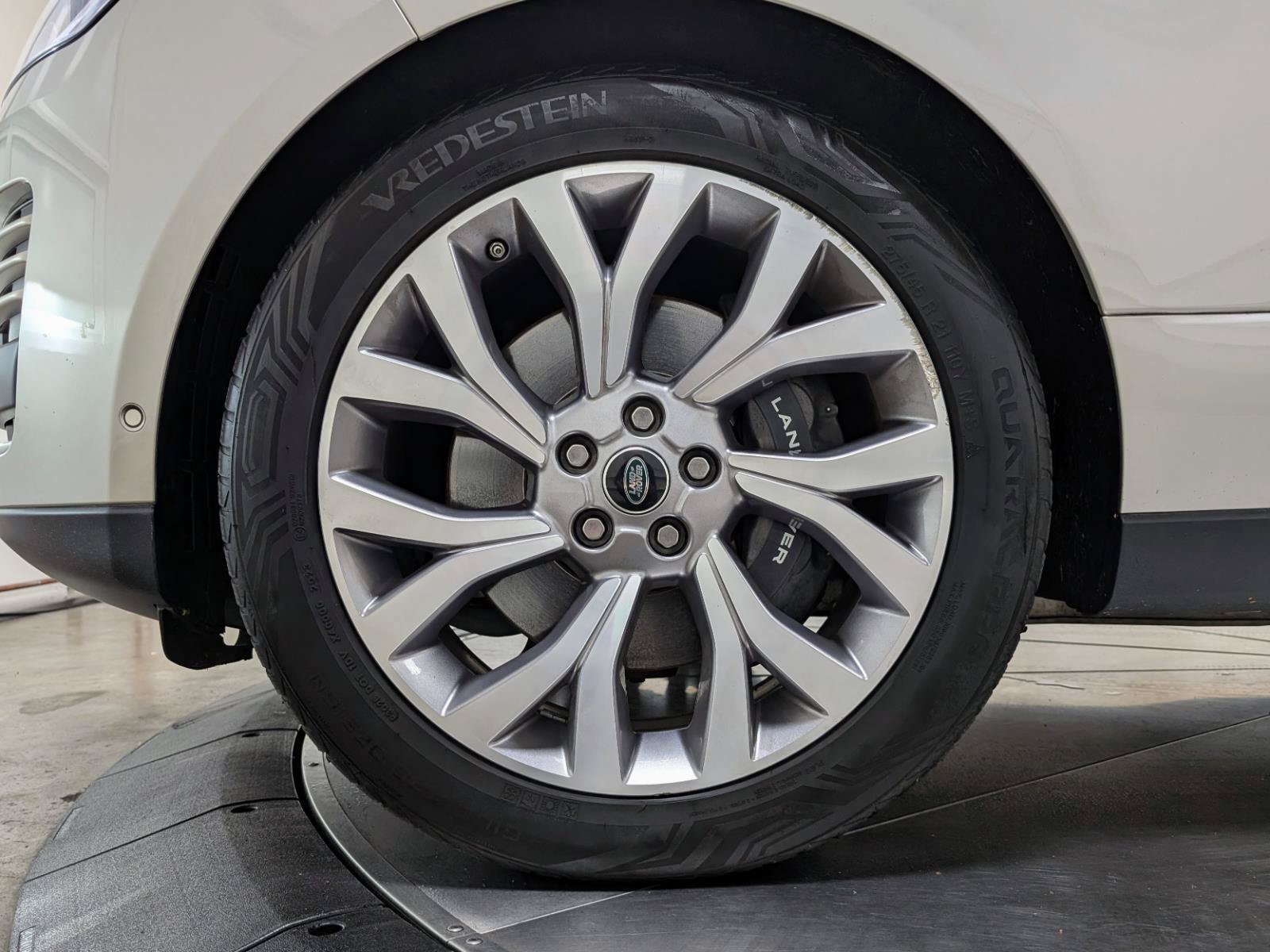 Used 2020 Land Rover Range Rover HSE AWD/4WD image 11