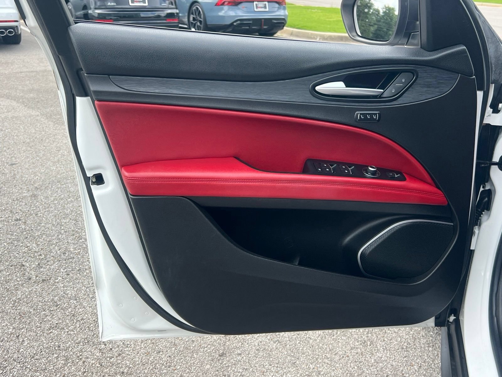 Used 2019 Alfa Romeo Stelvio w/ Nero Edizione RWD image 29