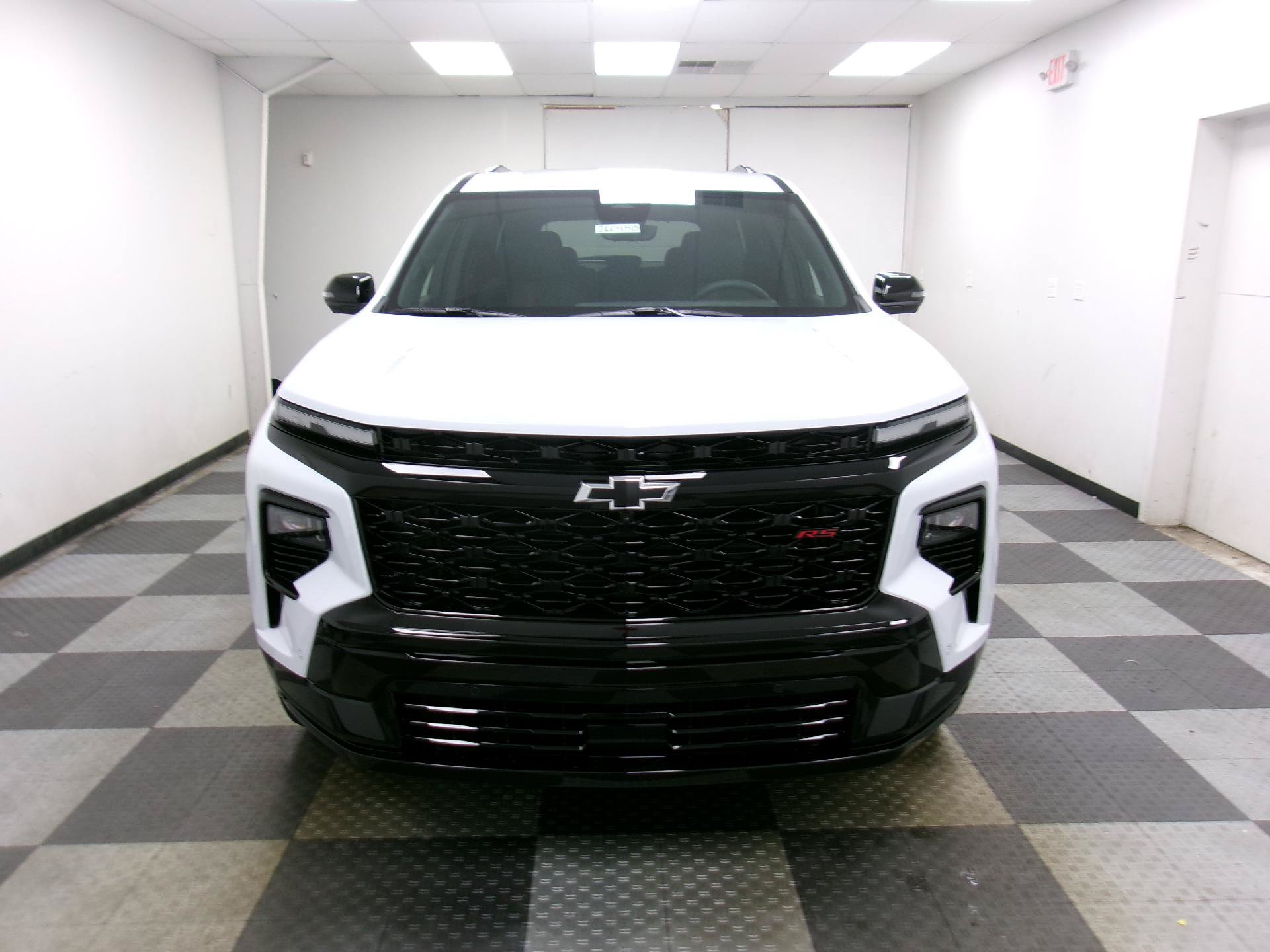 New 2026 Chevrolet Traverse RS w/ LPO, Floor Liner Package FWD image 9