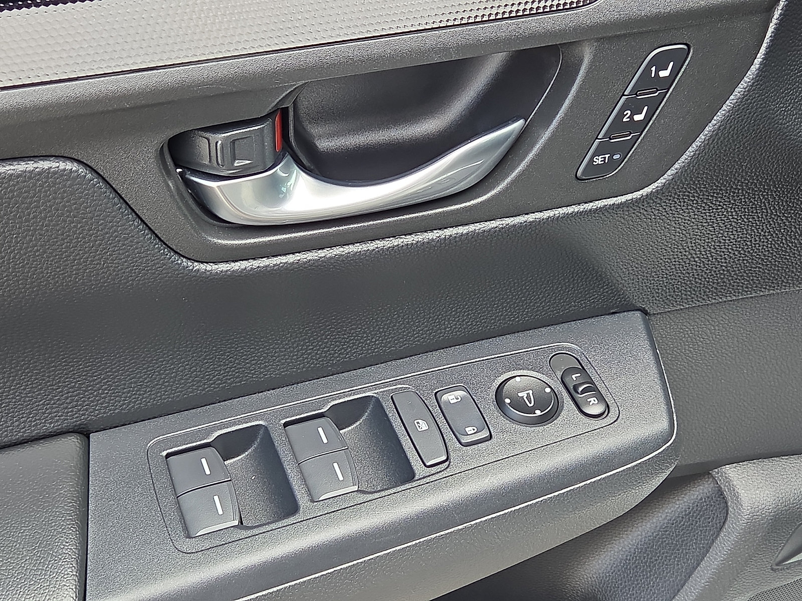 Used 2025 Honda CR-V Sport-L image 13