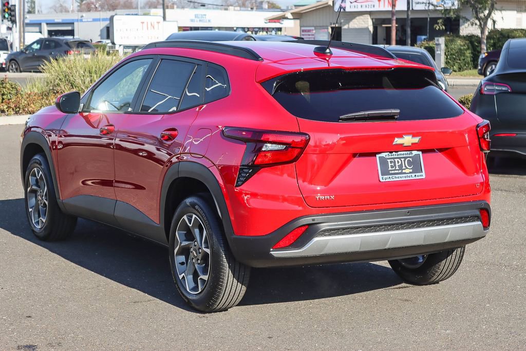 New 2026 Chevrolet Trax LT w/ Driver Confidence Package image 2