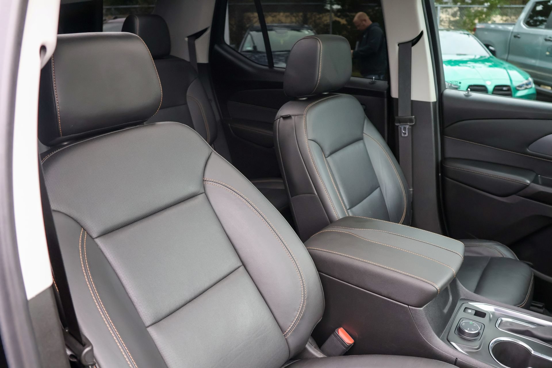 Used 2021 Chevrolet Traverse Premier w/ Redline Edition AWD/4WD image 33