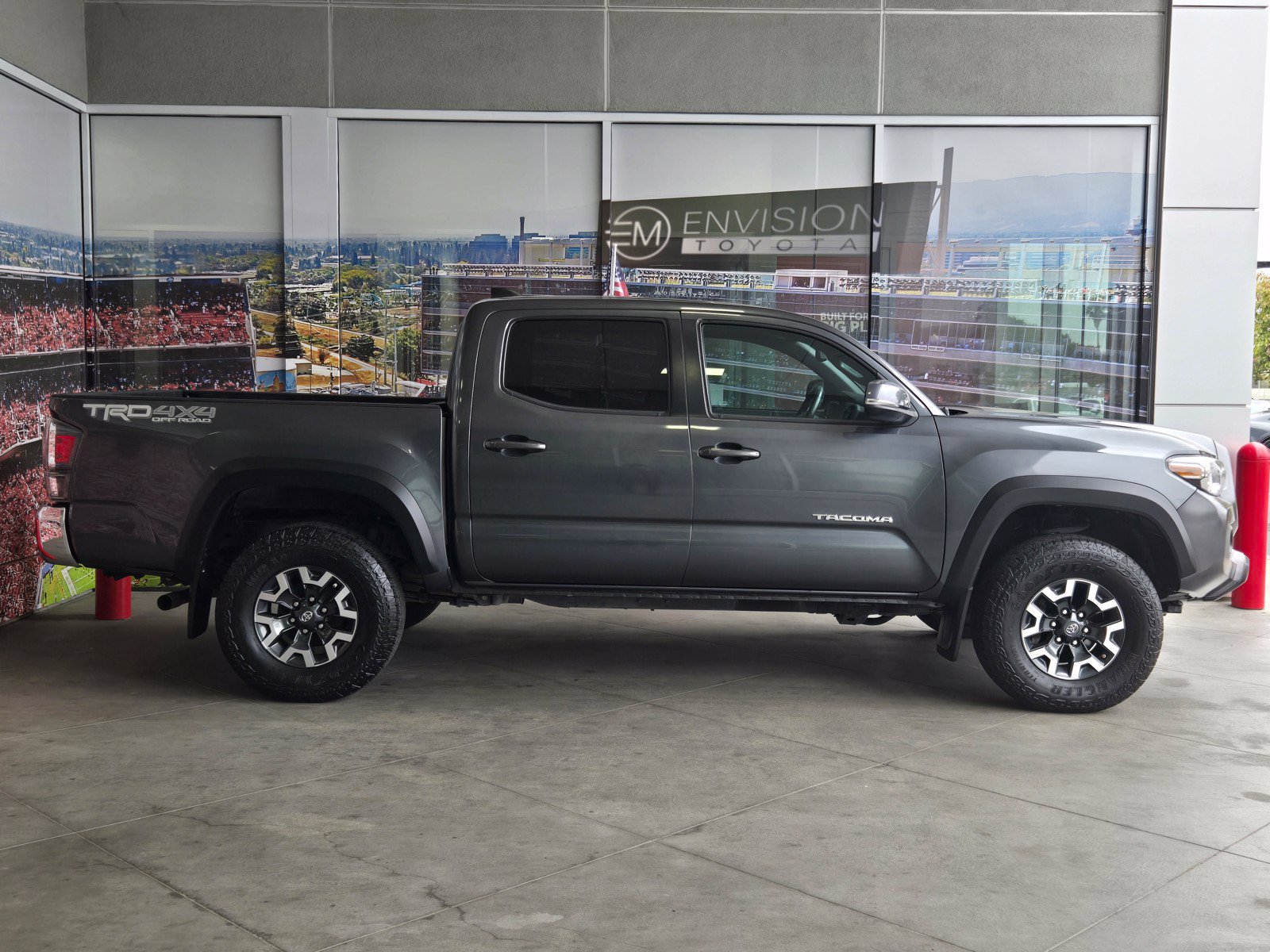Certified 2023 Toyota Tacoma TRD Off-Road AWD/4WD image 4