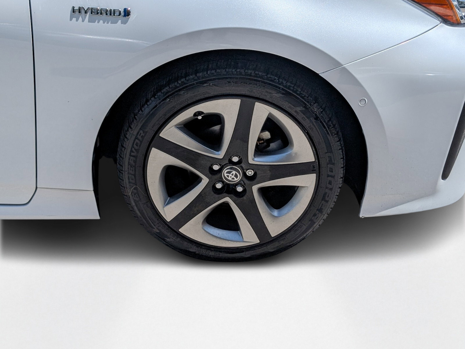 Used 2021 Toyota Prius XLE image 8