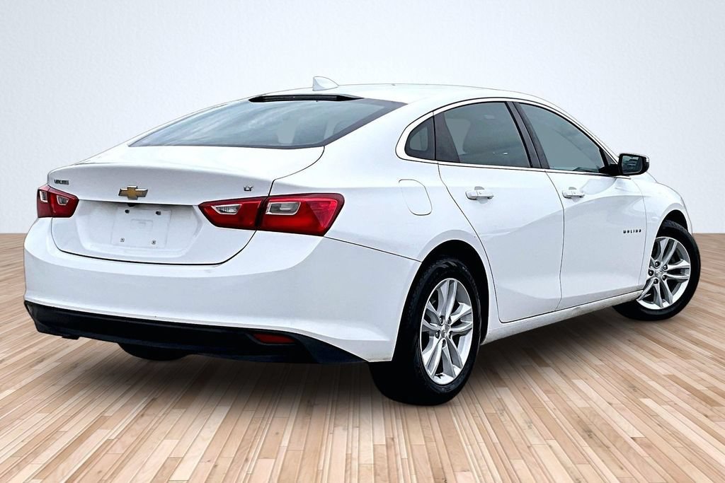 Used 2017 Chevrolet Malibu LT FWD image 2