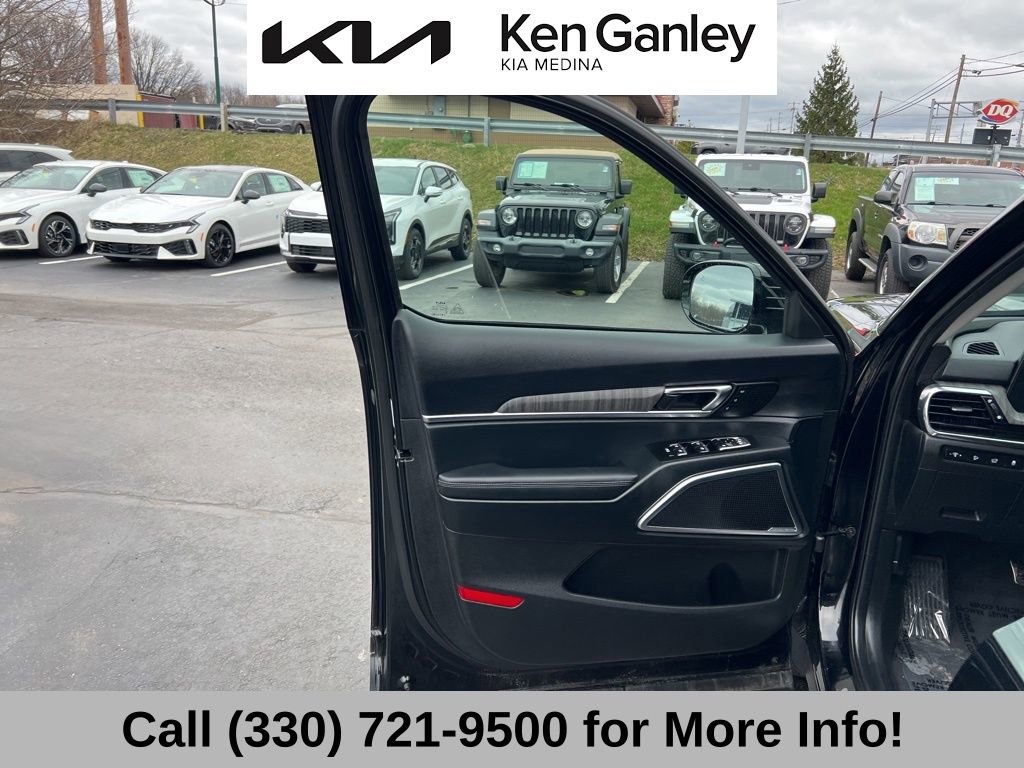 Used 2025 Kia Telluride SX w/ SX Captain's Chair Package image 26