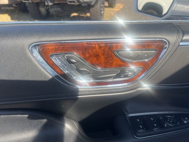 Used 2017 Lincoln Continental Reserve image 20