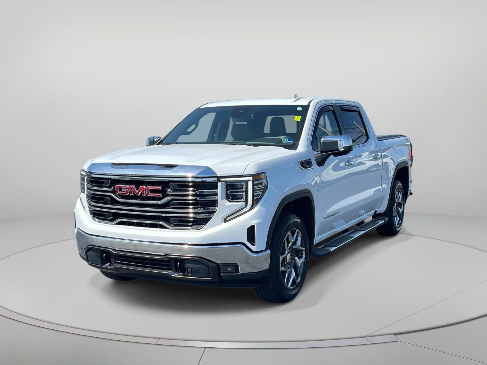 Used 2023 GMC Sierra 1500 SLT w/ SLT Premium Package AWD/4WD image 8