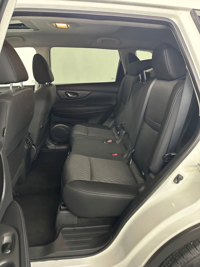 Used 2018 Nissan Rogue SV image 26