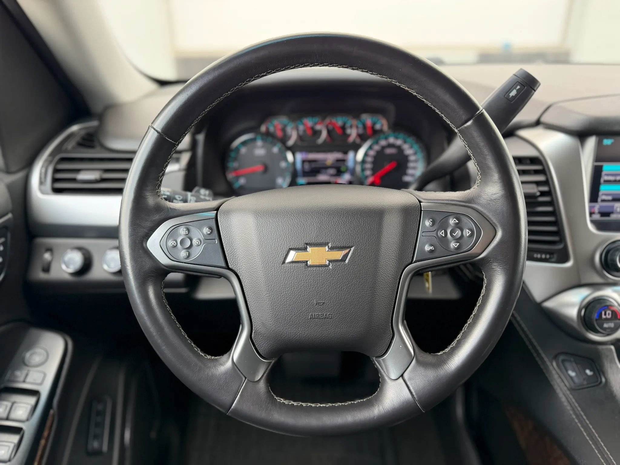 Used 2018 Chevrolet Suburban LT AWD/4WD image 25