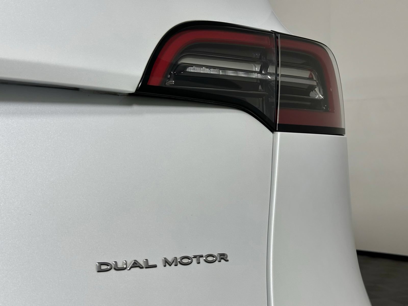 Used 2023 Tesla Model Y Long Range AWD/4WD image 31