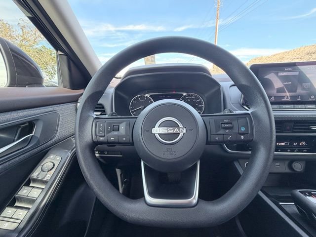 Used 2023 Nissan Rogue SV image 8