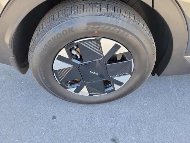 Used 2026 Kia Sportage LX image 7