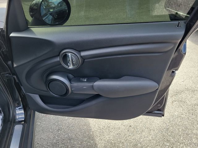 Used 2017 MINI Cooper 4-Door Hardtop image 33