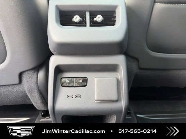 Certified 2025 Cadillac Optiq Luxury 2 w/ LPO, Floor Liner Package AWD/4WD image 19