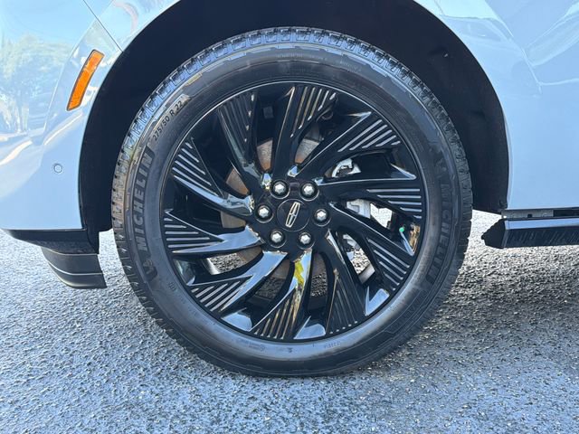 Used 2025 Lincoln Navigator L Reserve w/ Jet Appearance Package image 30